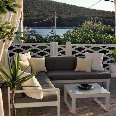 Adorable Summer House By The Sea Zapuntel الغرفة الصورة